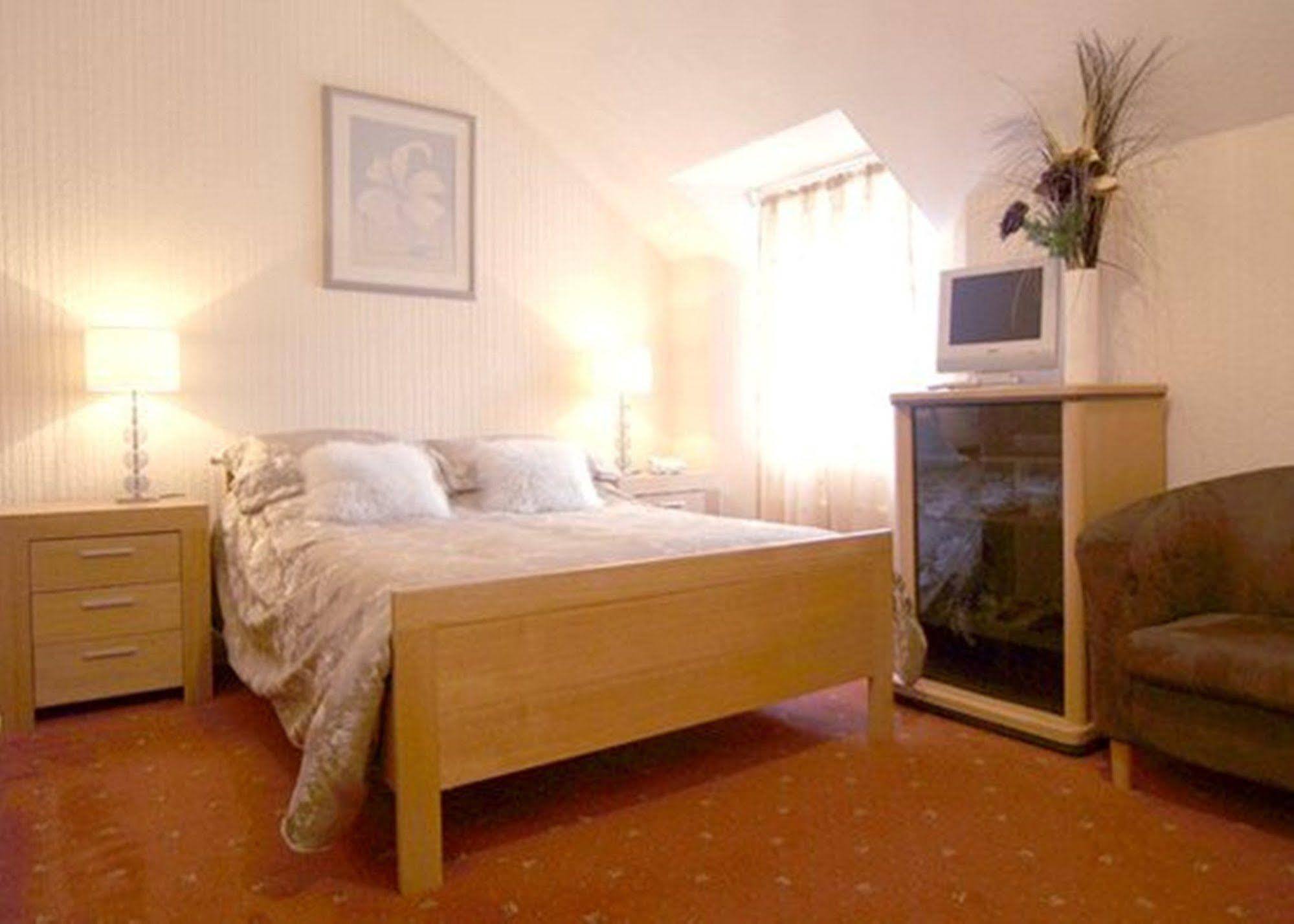 Smithaleigh Farm Rooms And Apartments Sparkwell ภายนอก รูปภาพ